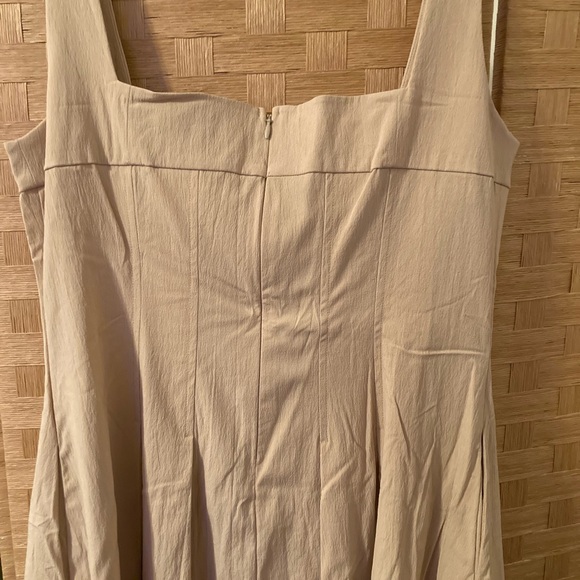WEWOREWHAT Beige Pleated Dress
US Women’s 14 - Picture 3 of 4